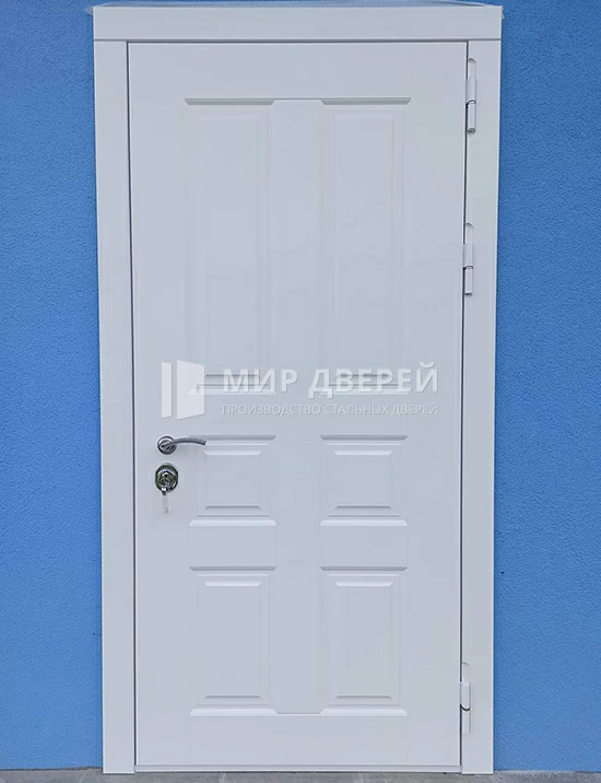 Белая входная дверь МДФ с двух сторон - фото