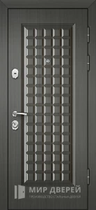 Серая входная дверь в квартиру №18 внешняя - фото